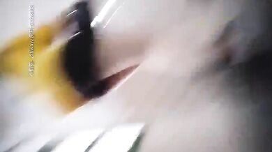 【足疗店小粉灯】偷拍扫街达人，一小时内连续干俩，舔逼真下得去嘴，激情刺激挑战无限真实 (2)